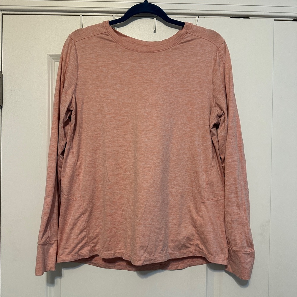 Longsleeve pale pink workout top